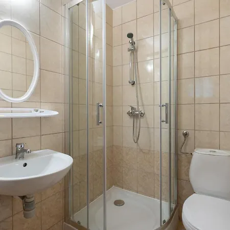 Szarotka Bed & Breakfast 3*