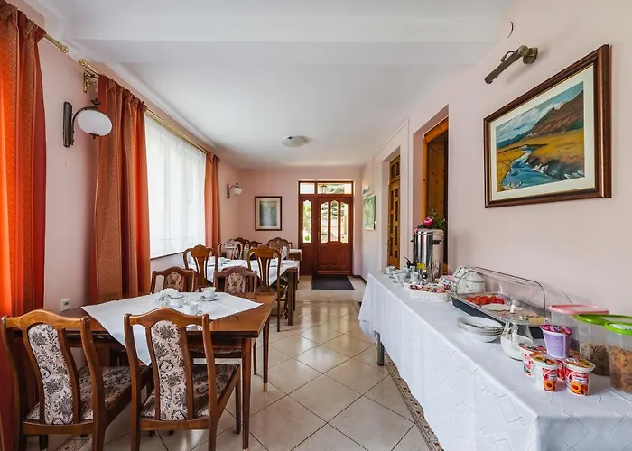 Szarotka Bed & Breakfast 3*